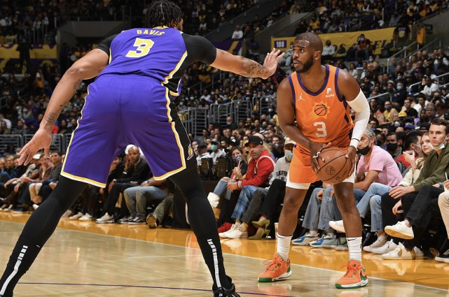 战和板凳深 战和板凳深